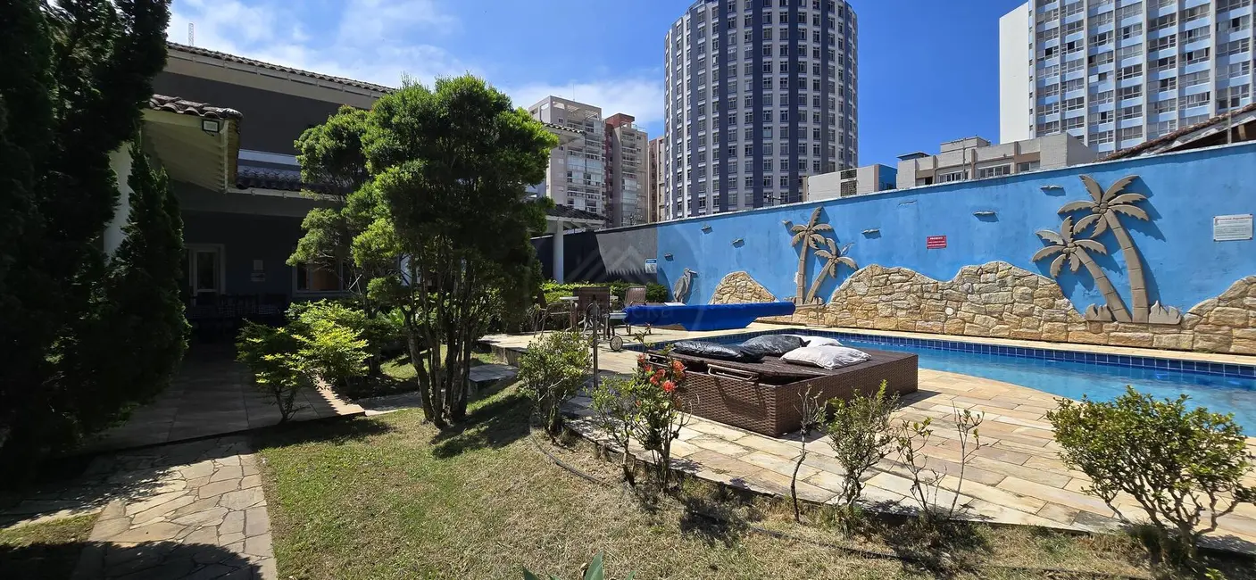 Foto 4 de Casa com 6 quartos à venda, 705m2 em Itanhaem - SP