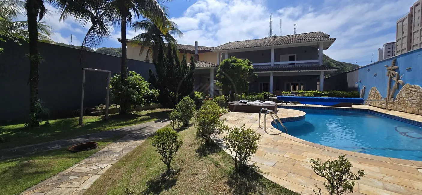 Foto 8 de Casa com 6 quartos à venda, 705m2 em Itanhaem - SP