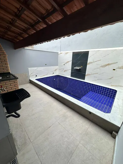Casa com 2 quartos à venda, 125m2 em Itanhaem - SP - imagem 3 Foto 3 de Casa com 2 quartos à venda, 125m2 em Itanhaem - SP