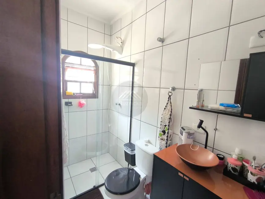 Foto 9 de Casa com 2 quartos à venda, 166m2 em Itanhaem - SP