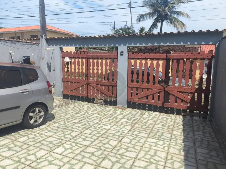 Foto 2 de Casa com 2 quartos à venda, 166m2 em Itanhaem - SP