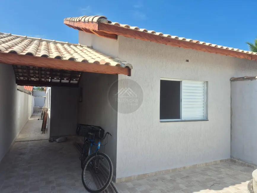 Foto 2 de Casa com 2 quartos à venda, 180m2 em Itanhaem - SP
