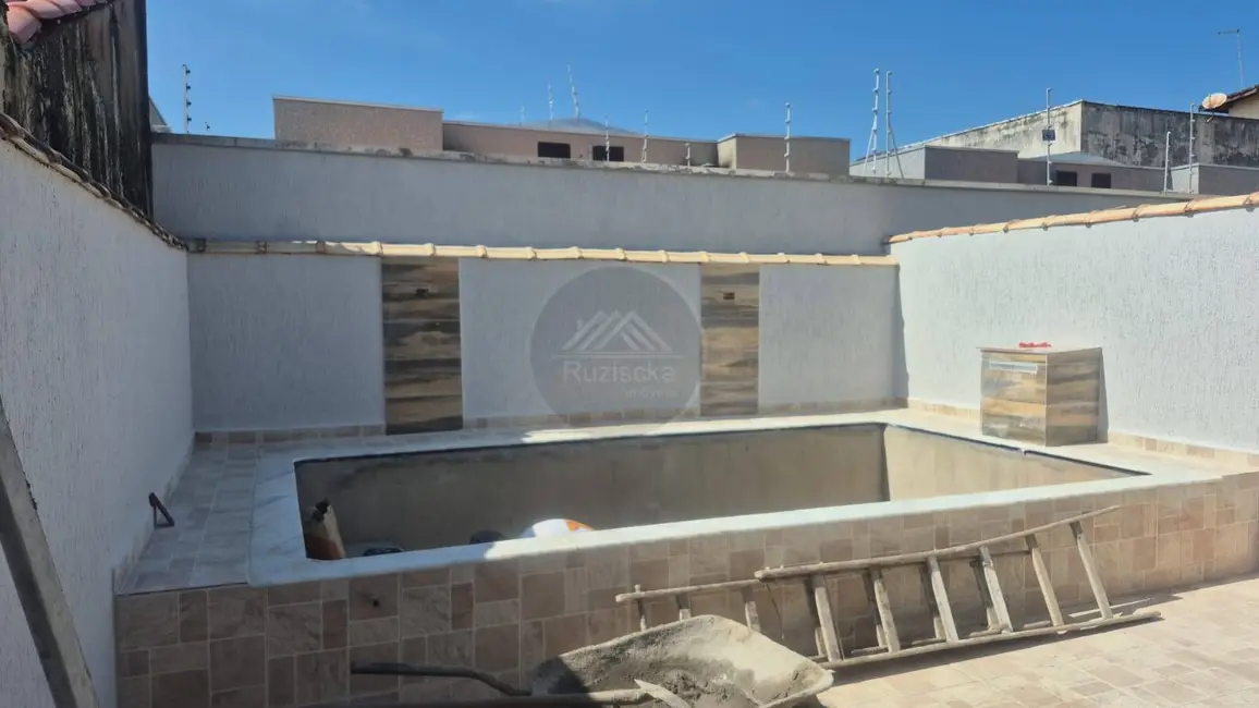 Foto 3 de Casa com 2 quartos à venda, 180m2 em Itanhaem - SP