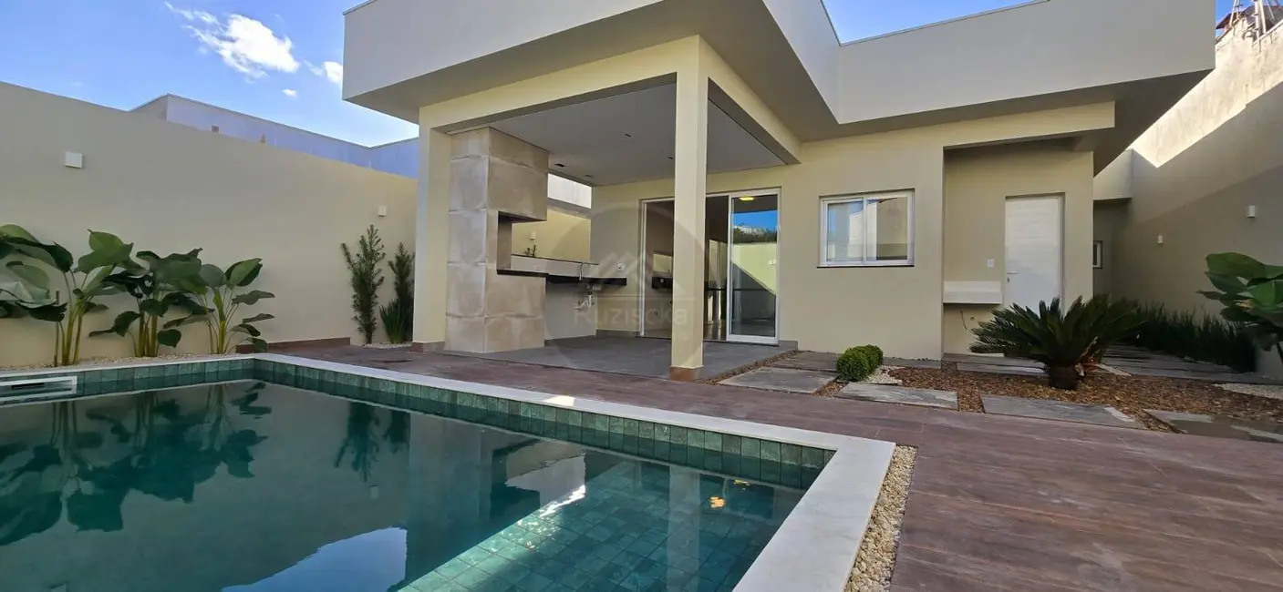 Foto 1 de Casa com 3 quartos à venda, 300m2 em Itanhaem - SP