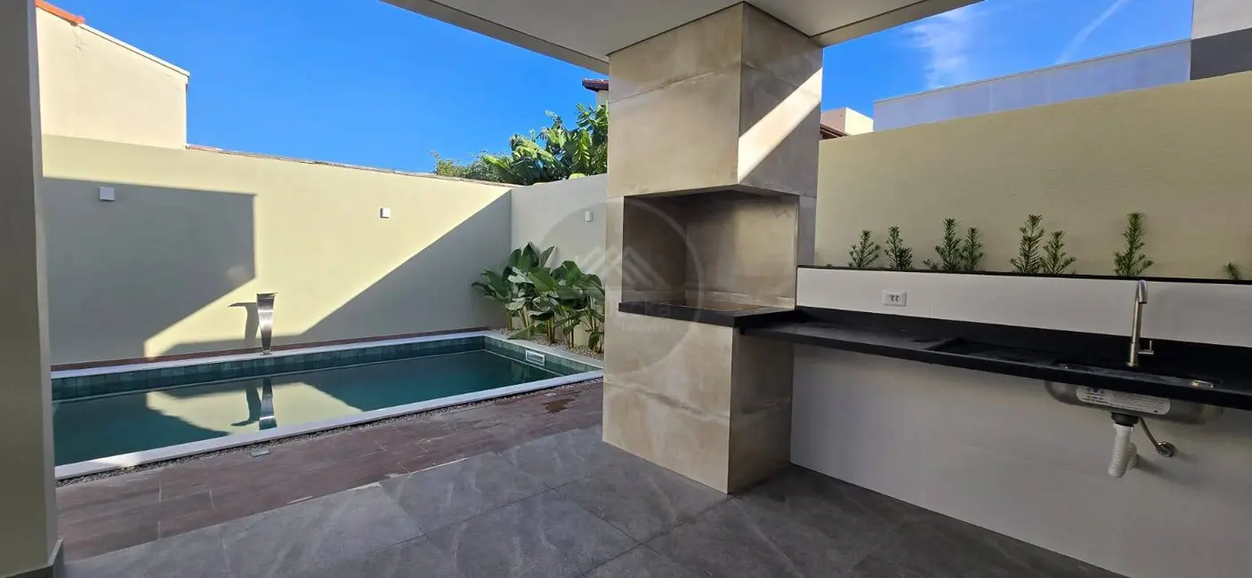 Foto 3 de Casa com 3 quartos à venda, 300m2 em Itanhaem - SP