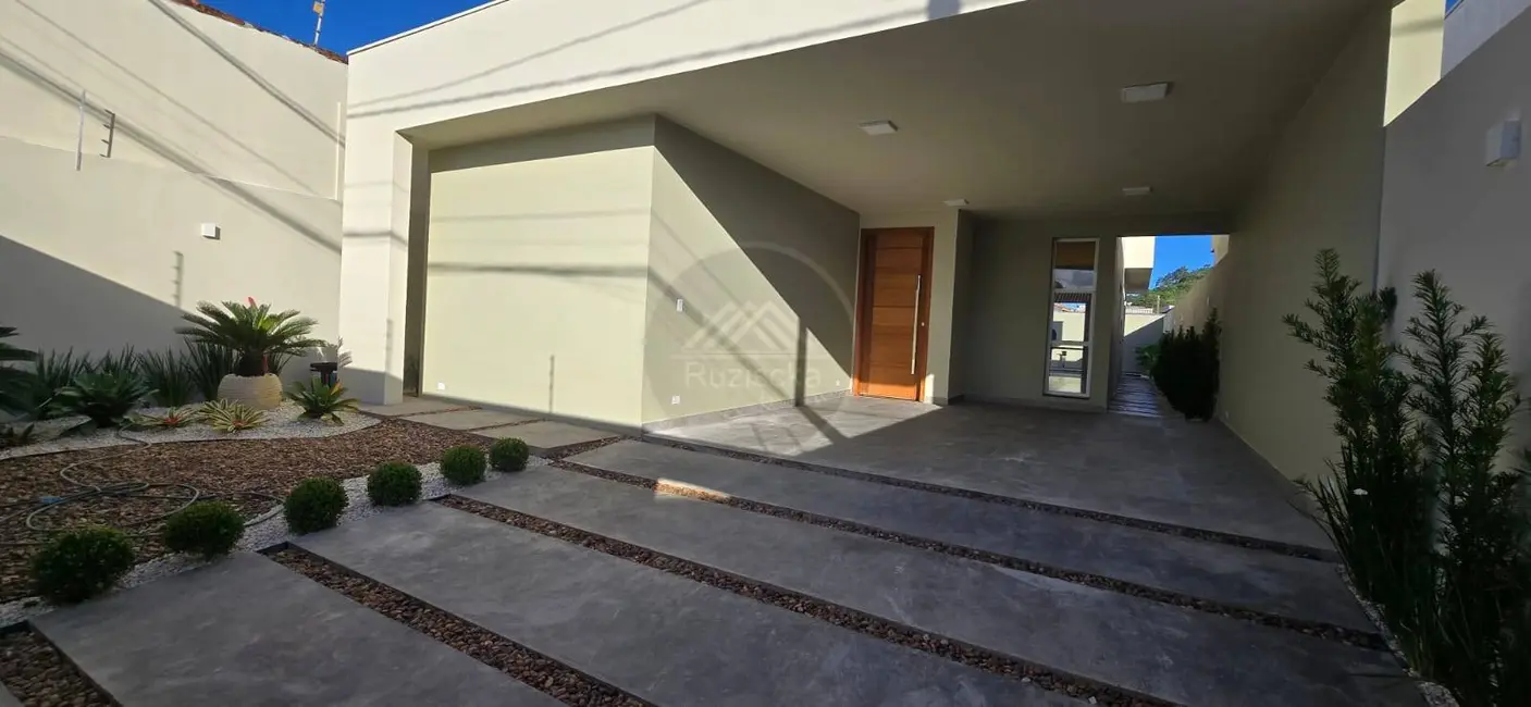 Foto 2 de Casa com 3 quartos à venda, 300m2 em Itanhaem - SP