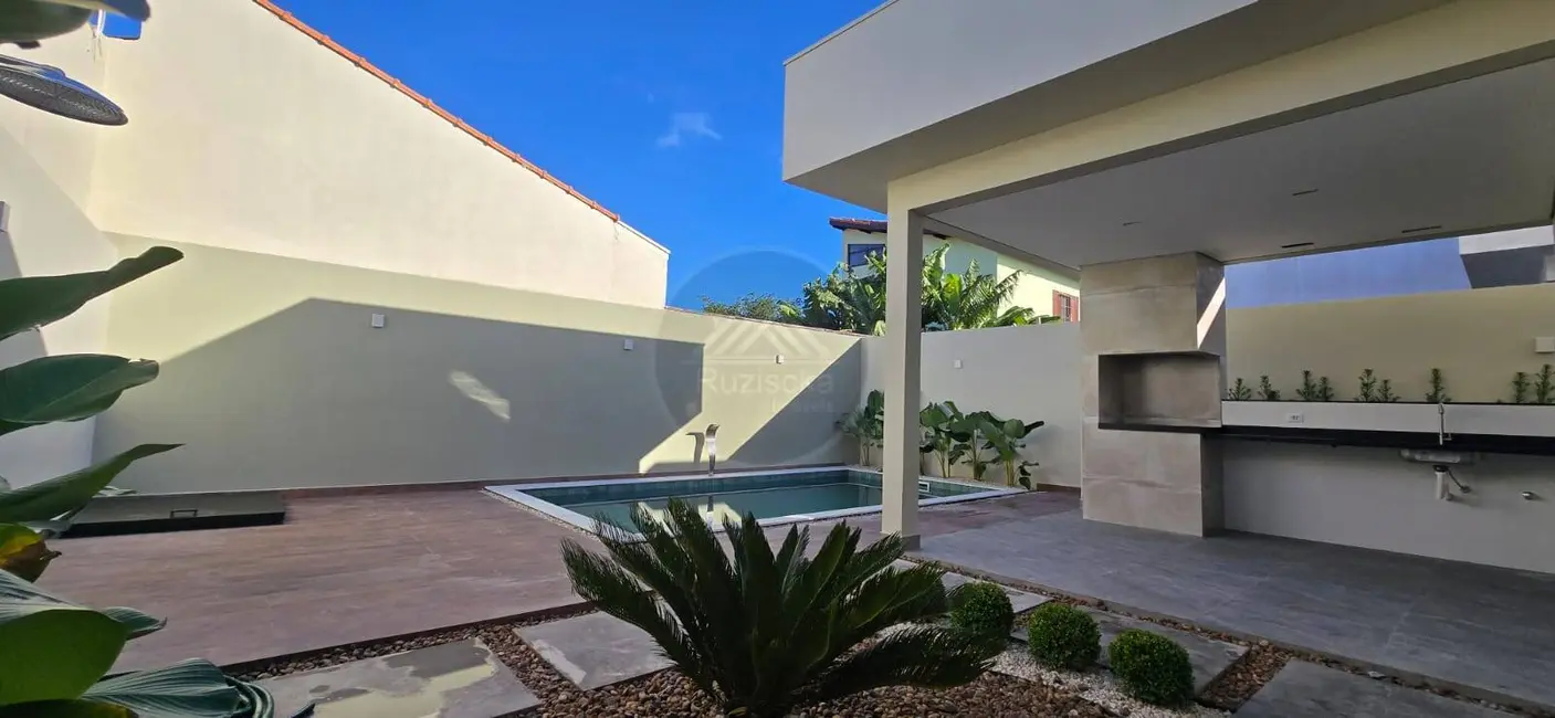 Foto 7 de Casa com 3 quartos à venda, 300m2 em Itanhaem - SP