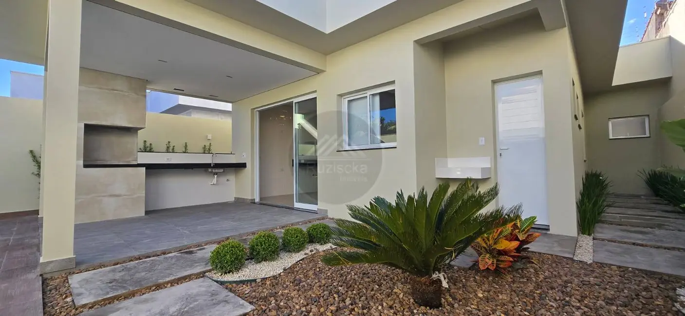 Foto 8 de Casa com 3 quartos à venda, 300m2 em Itanhaem - SP