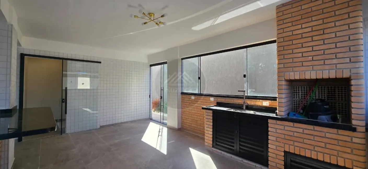 Foto 8 de Casa com 5 quartos à venda, 292m2 em Itanhaem - SP