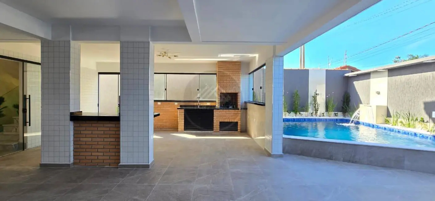 Foto 7 de Casa com 5 quartos à venda, 292m2 em Itanhaem - SP