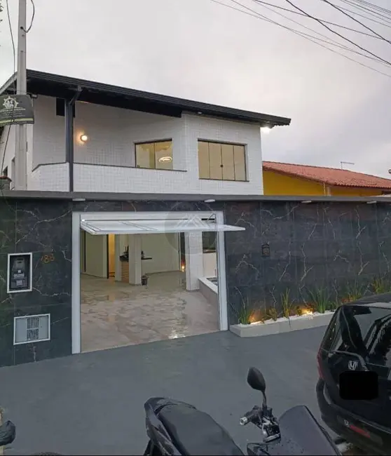 Foto 1 de Casa com 5 quartos à venda, 292m2 em Itanhaem - SP