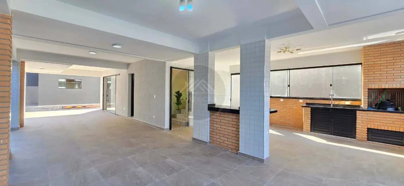 Foto 6 de Casa com 5 quartos à venda, 292m2 em Itanhaem - SP