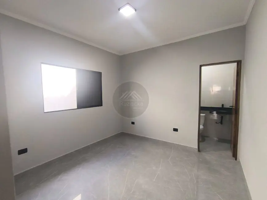 Foto 9 de Casa com 2 quartos à venda, 125m2 em Itanhaem - SP