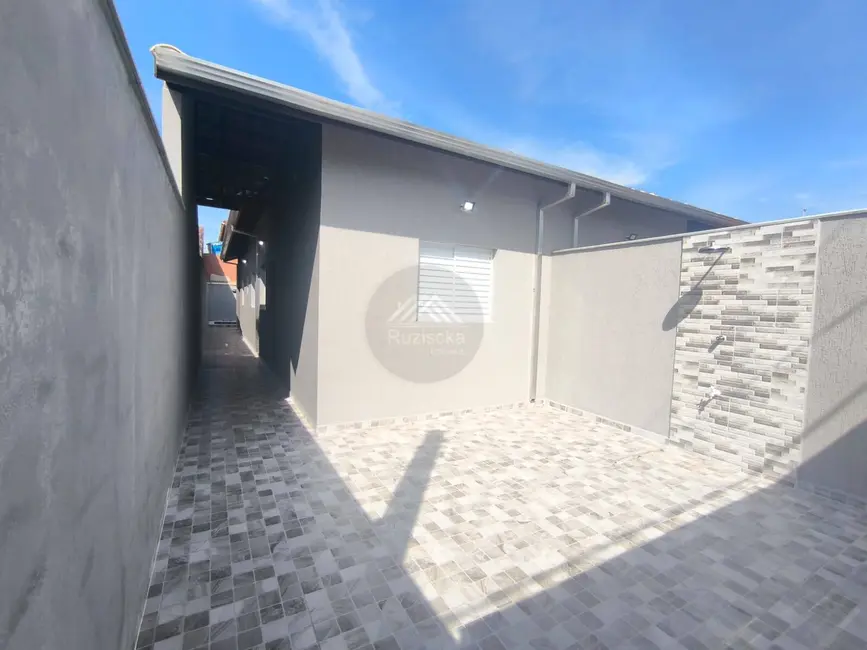 Foto 2 de Casa com 2 quartos à venda, 125m2 em Itanhaem - SP