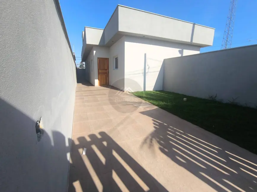 Foto 1 de Casa com 2 quartos à venda, 125m2 em Itanhaem - SP