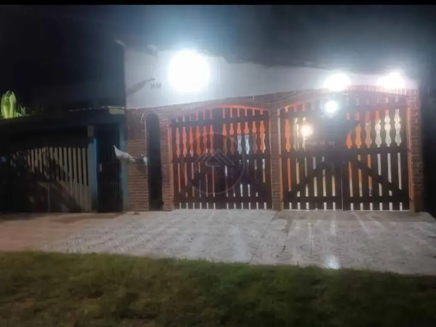 Foto 4 de Casa com 2 quartos à venda, 130m2 em Itanhaem - SP