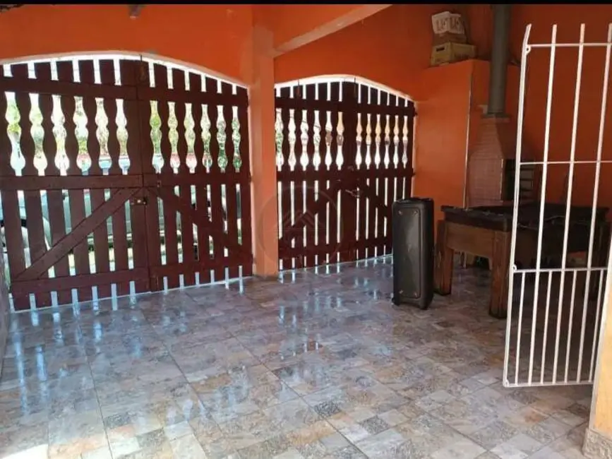 Foto 3 de Casa com 2 quartos à venda, 130m2 em Itanhaem - SP