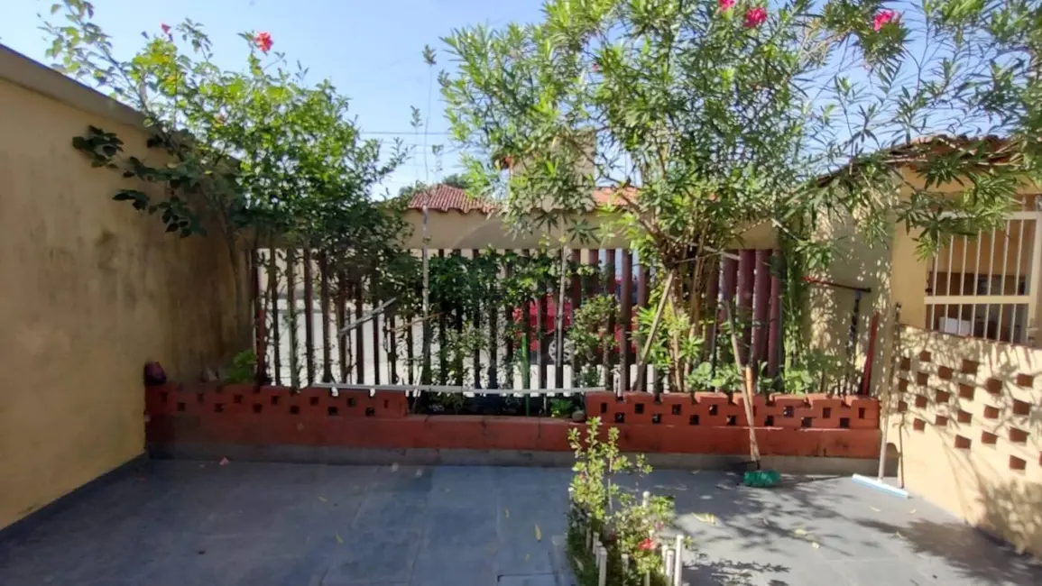 Foto 2 de Casa com 3 quartos à venda, 250m2 em Itanhaem - SP