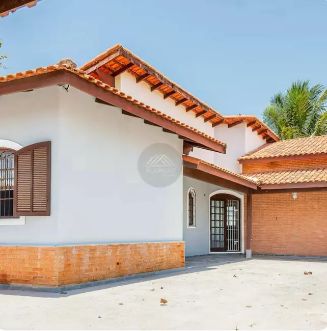 Foto 3 de Casa com 3 quartos à venda, 394m2 em Itanhaem - SP