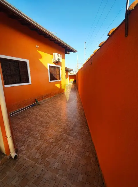 Foto 3 de Casa com 3 quartos à venda, 168m2 em Itanhaem - SP