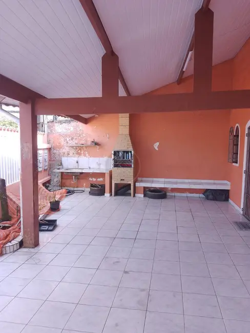 Casa com 3 quartos à venda, 315m2 em Itanhaem - SP - imagem 4 Foto 4 de Casa com 3 quartos à venda, 315m2 em Itanhaem - SP