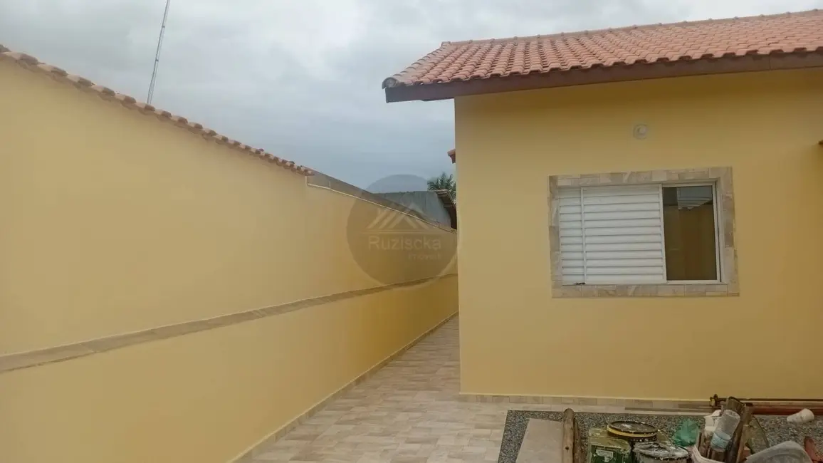 Foto 1 de Casa com 2 quartos à venda, 70m2 em Itanhaem - SP
