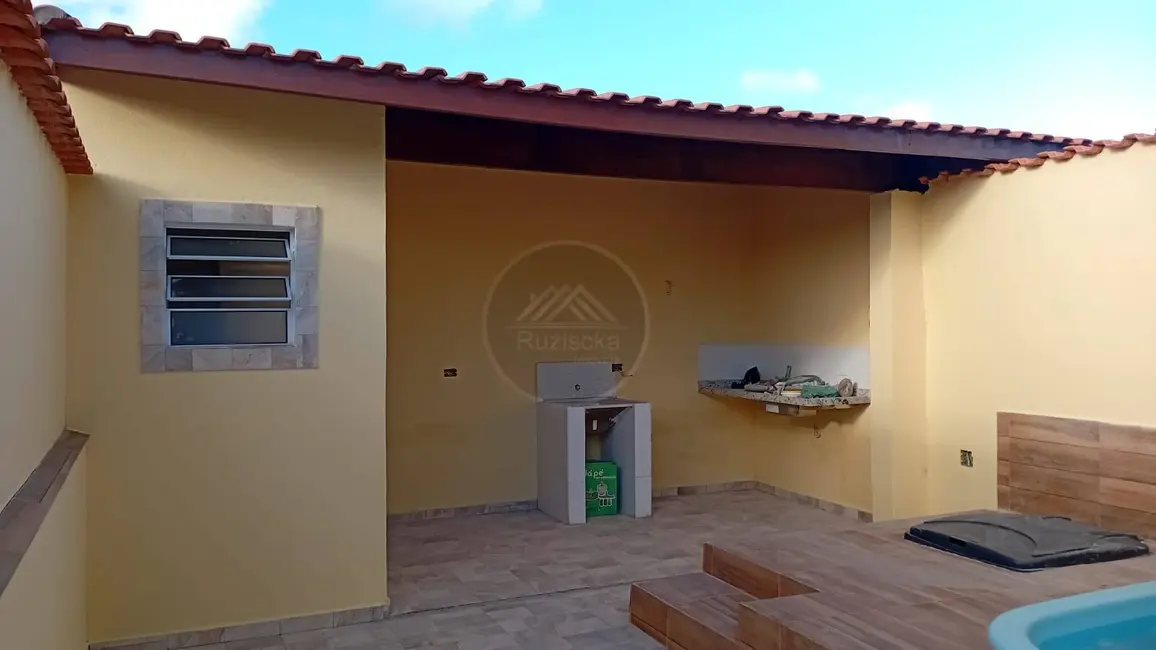 Foto 5 de Casa com 2 quartos à venda, 70m2 em Itanhaem - SP