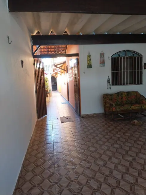 Casa com 2 quartos à venda, 129m2 em Itanhaem - SP - imagem 2 Foto 2 de Casa com 2 quartos à venda, 129m2 em Itanhaem - SP