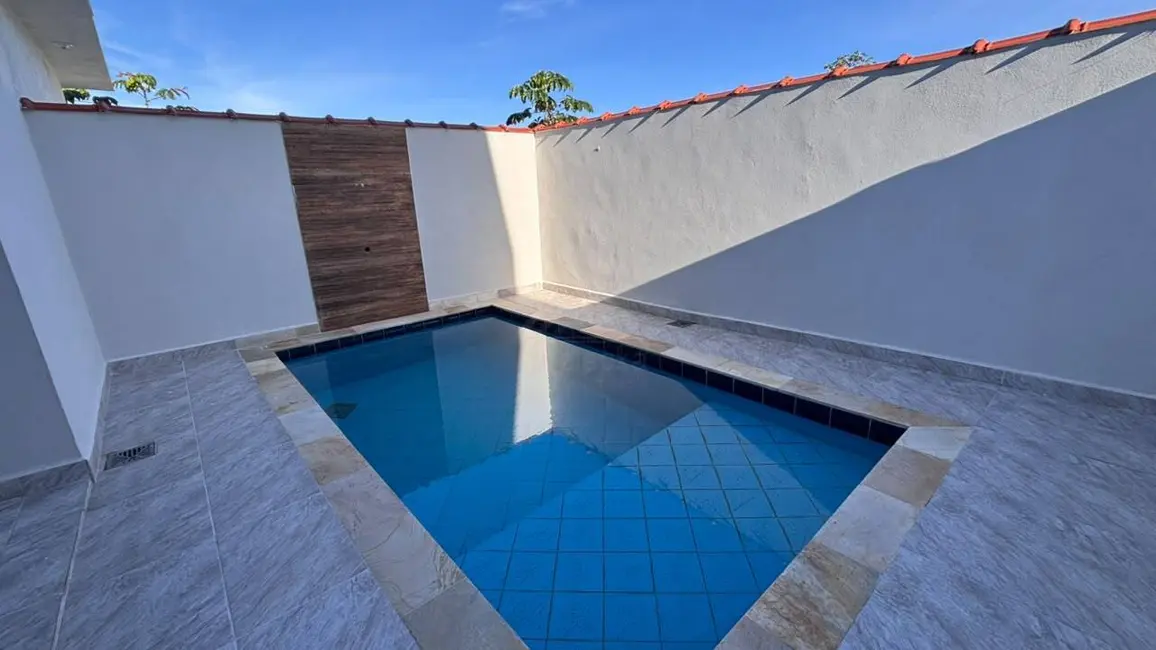 Foto 2 de Casa com 2 quartos à venda, 125m2 em Itanhaem - SP