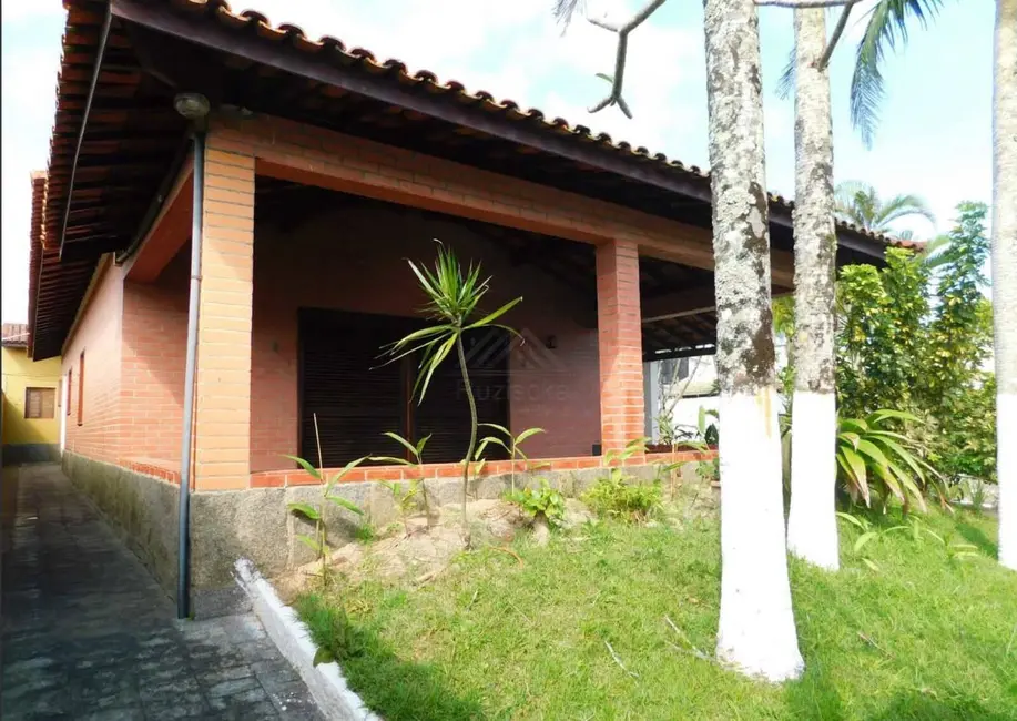 Casa com 3 quartos à venda, 696m2 em Peruibe - SP - imagem 2 Foto 2 de Casa com 3 quartos à venda, 696m2 em Peruibe - SP