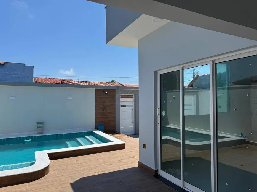 Foto 1 de Casa com 3 quartos à venda, 250m2 em Itanhaem - SP
