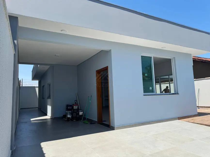 Foto 2 de Casa com 3 quartos à venda, 250m2 em Itanhaem - SP