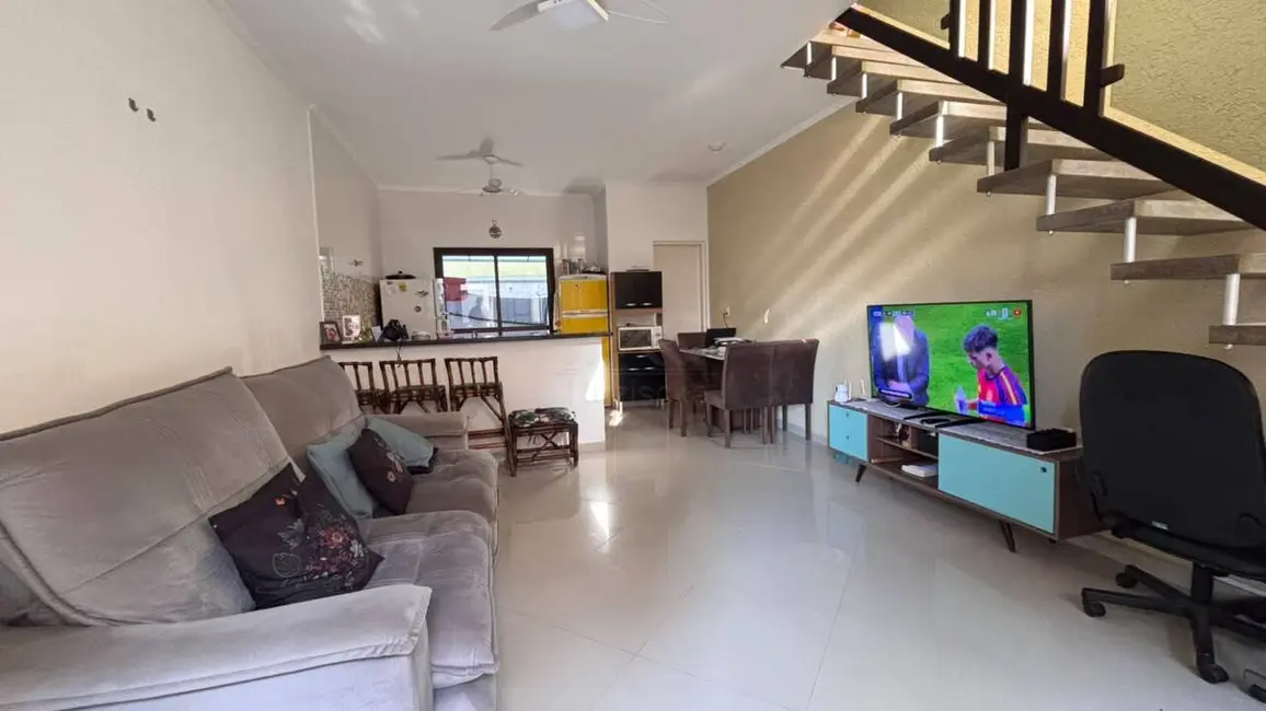 Casa de Condomínio com 2 quartos à venda, 67m2 em Itanhaem - SP - imagem 3 Foto 3 de Casa de Condomínio com 2 quartos à venda, 67m2 em Itanhaem - SP