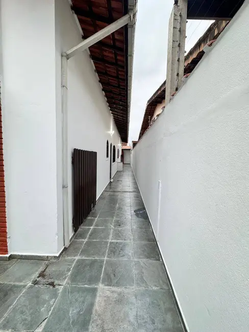 Foto 4 de Casa com 2 quartos à venda, 125m2 em Itanhaem - SP