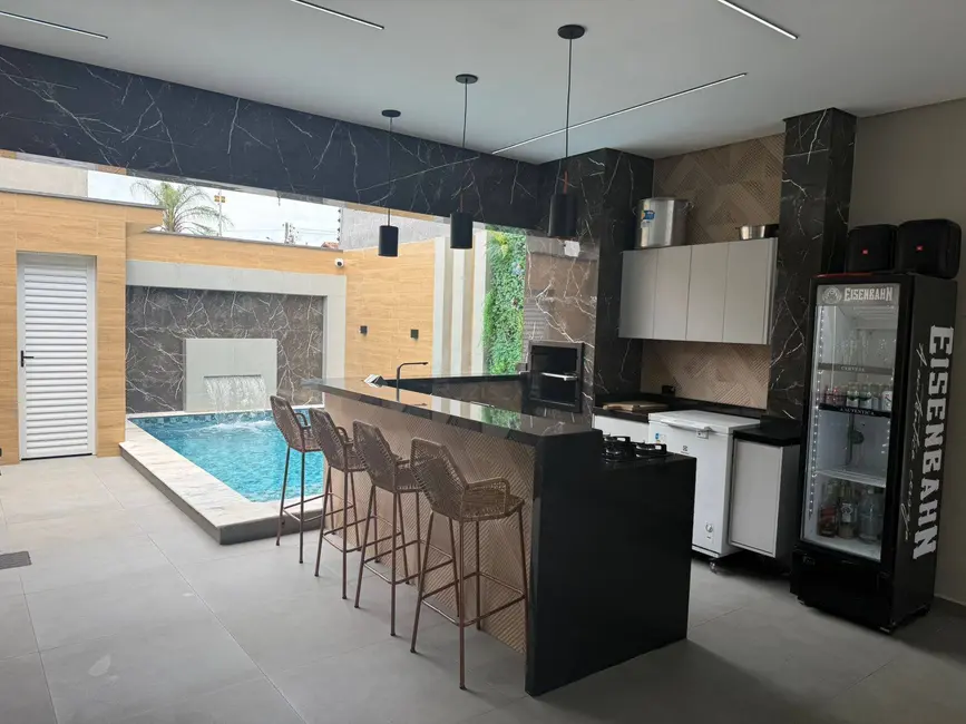 Casa com 4 quartos à venda, 240m2 em Mongagua - SP - imagem 4 Foto 4 de Casa com 4 quartos à venda, 240m2 em Mongagua - SP