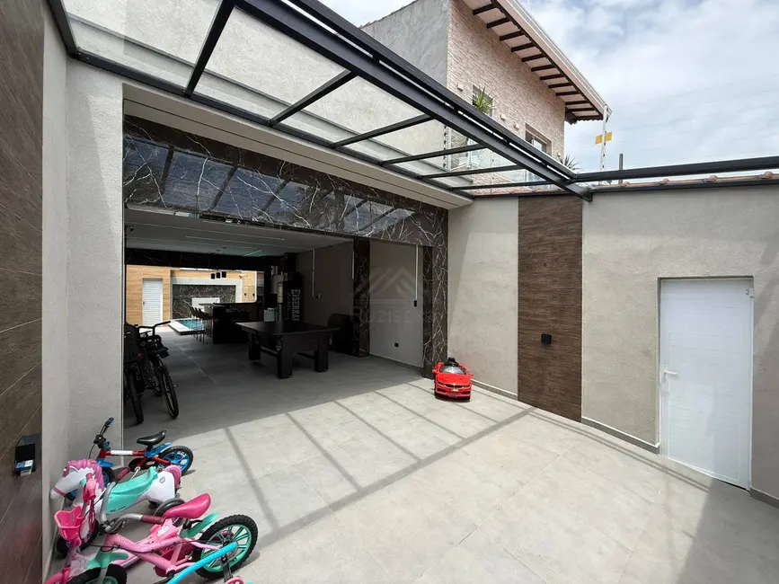 Casa com 4 quartos à venda, 240m2 em Mongagua - SP - imagem 2 Foto 2 de Casa com 4 quartos à venda, 240m2 em Mongagua - SP
