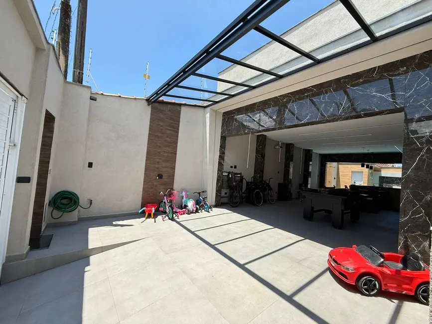 Casa com 4 quartos à venda, 240m2 em Mongagua - SP - imagem 3 Foto 3 de Casa com 4 quartos à venda, 240m2 em Mongagua - SP