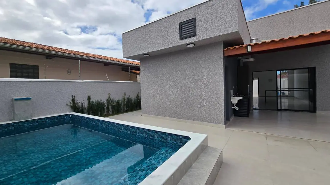 Foto 2 de Casa com 3 quartos à venda, 128m2 em Itanhaem - SP