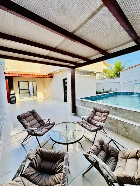 Foto 3 de Casa à venda em Itanhaem - SP
