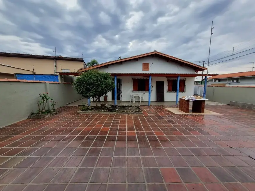 Foto 2 de Casa com 5 quartos à venda, 394m2 em Itanhaem - SP
