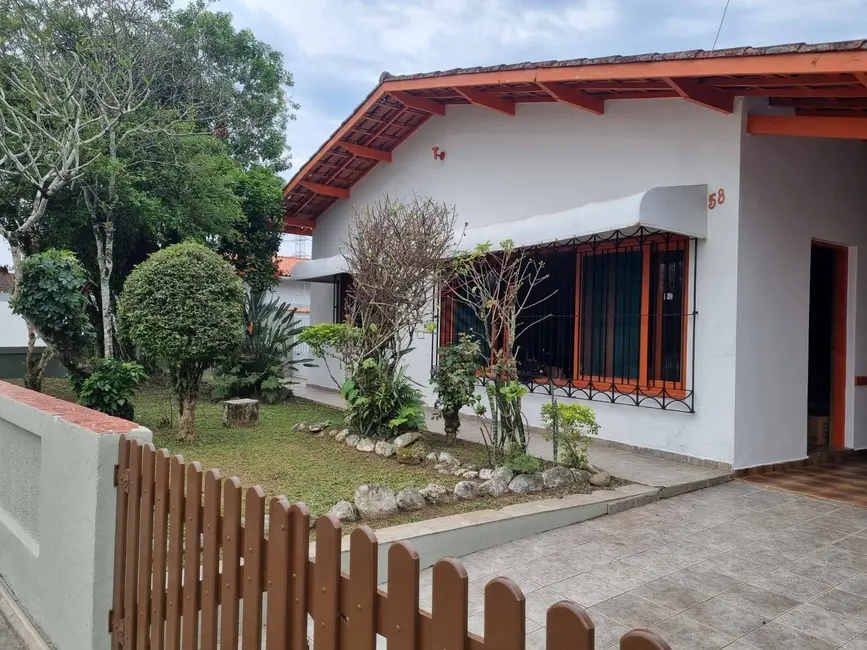 Foto 1 de Casa com 5 quartos à venda, 394m2 em Itanhaem - SP