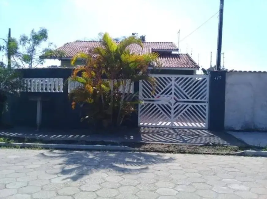 Foto 1 de Casa com 3 quartos à venda, 125m2 em Peruibe - SP