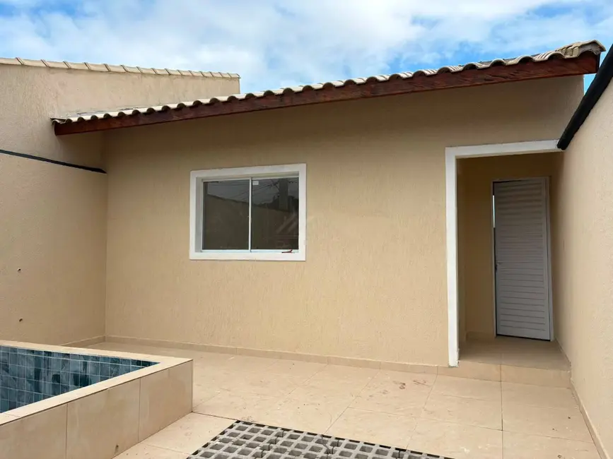 Foto 1 de Casa com 2 quartos à venda, 140m2 em Itanhaem - SP