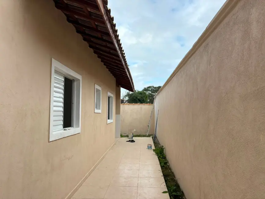 Foto 3 de Casa com 2 quartos à venda, 140m2 em Itanhaem - SP