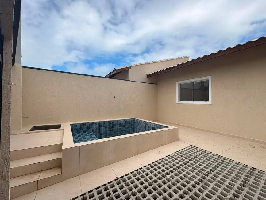 Foto 6 de Casa com 2 quartos à venda, 140m2 em Itanhaem - SP