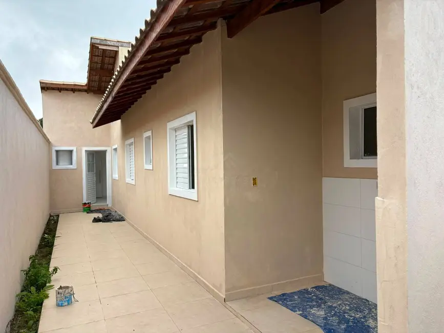 Foto 2 de Casa com 2 quartos à venda, 140m2 em Itanhaem - SP