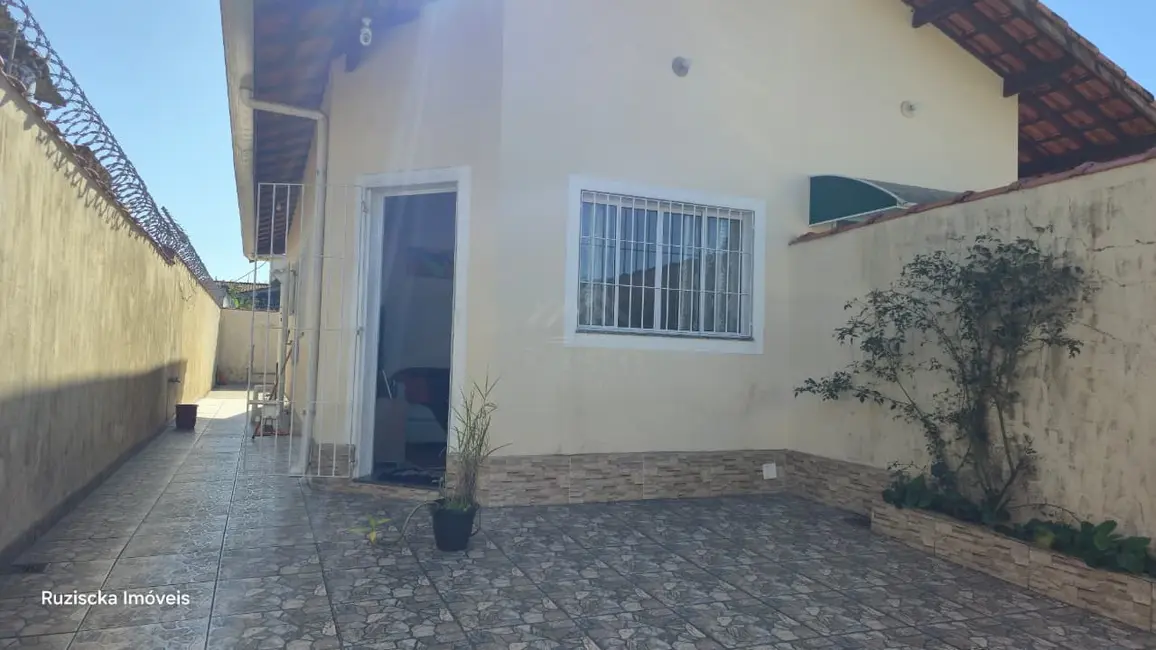 Foto 3 de Casa com 1 quarto à venda, 125m2 em Itanhaem - SP