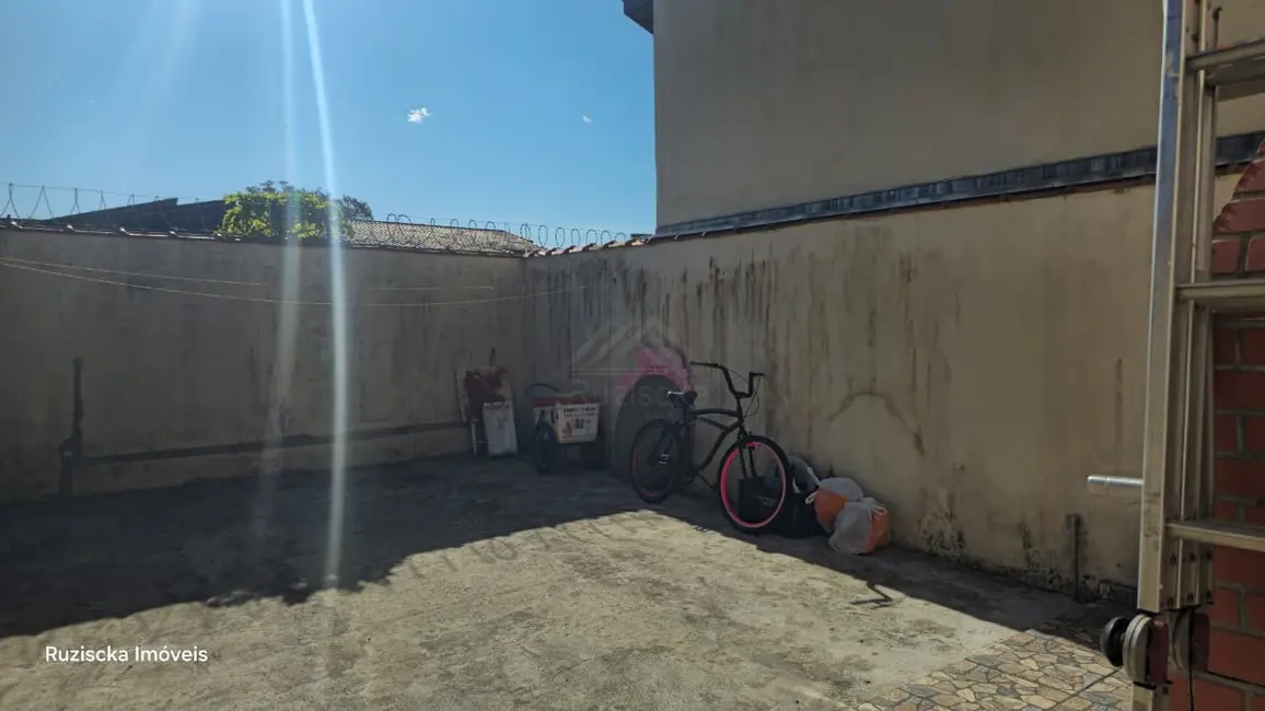 Foto 5 de Casa com 1 quarto à venda, 125m2 em Itanhaem - SP
