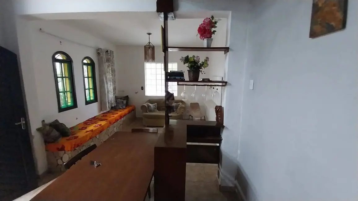 Casa com 4 quartos à venda, 144m2 em Itanhaem - SP - imagem 8 Foto 8 de Casa com 4 quartos à venda, 144m2 em Itanhaem - SP