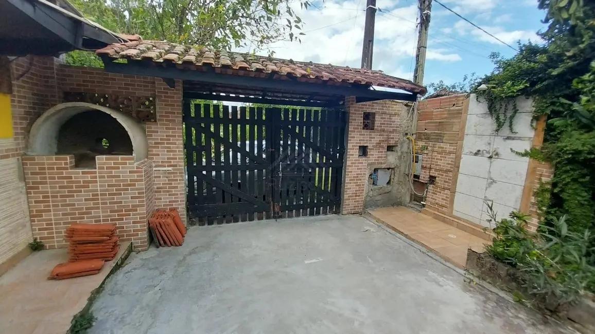 Casa com 4 quartos à venda, 144m2 em Itanhaem - SP - imagem 2 Foto 2 de Casa com 4 quartos à venda, 144m2 em Itanhaem - SP